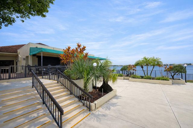 115 Lake Emerald Drive 210, Oakland Park, FL 33309