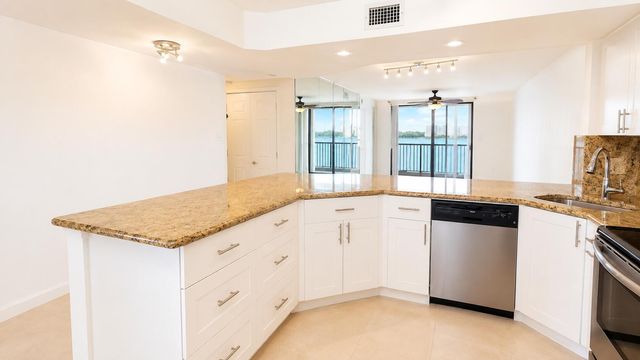 115 Lake Emerald Drive 210, Oakland Park, FL 33309