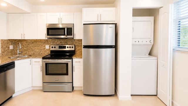 115 Lake Emerald Drive 210, Oakland Park, FL 33309