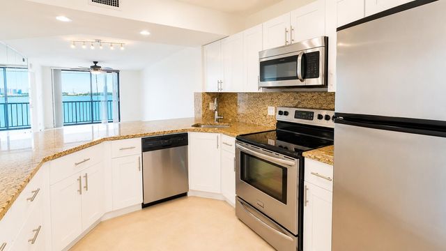 115 Lake Emerald Drive 210, Oakland Park, FL 33309