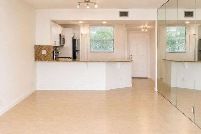 115 Lake Emerald Drive 210, Oakland Park, FL 33309