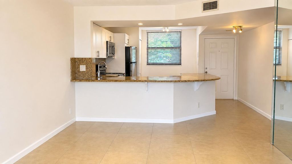 115 Lake Emerald Drive 210, Oakland Park, FL 33309
