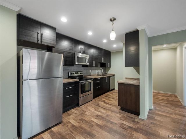 805 Plate Street 206, Rochester, MI 48307