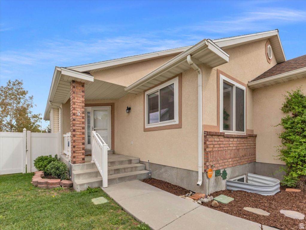 5476 W RIDGE FLOWER WAY, Kearns, UT 84118 — photo 3