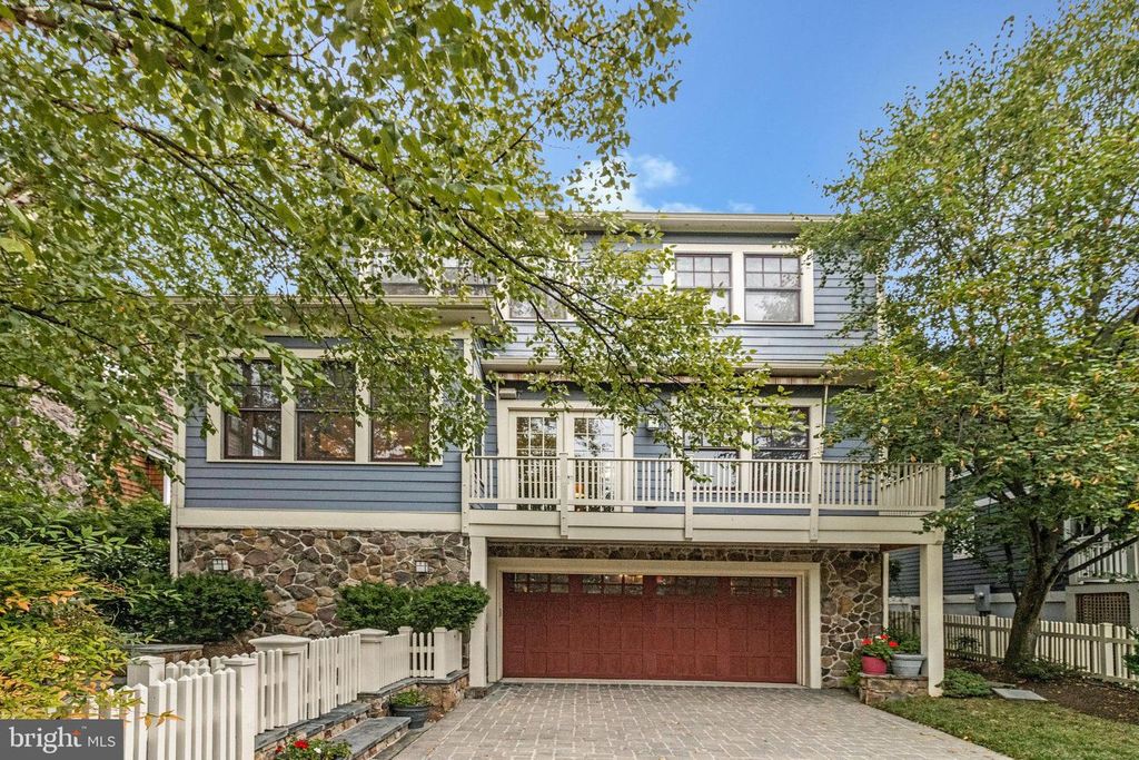 1318 N JACKSON ST N, Arlington, VA 22201