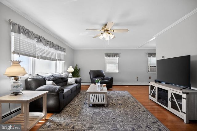 216 GREENWICH AVE, Paulsboro, NJ 08066