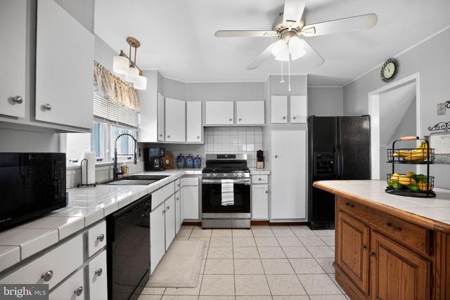 216 GREENWICH AVE, Paulsboro, NJ 08066