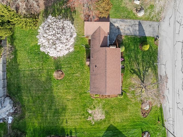 42 Tee Jay Dr, Seekonk, MA 02771