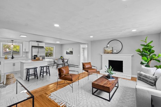 42 Tee Jay Dr, Seekonk, MA 02771