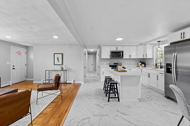 42 Tee Jay Dr, Seekonk, MA 02771