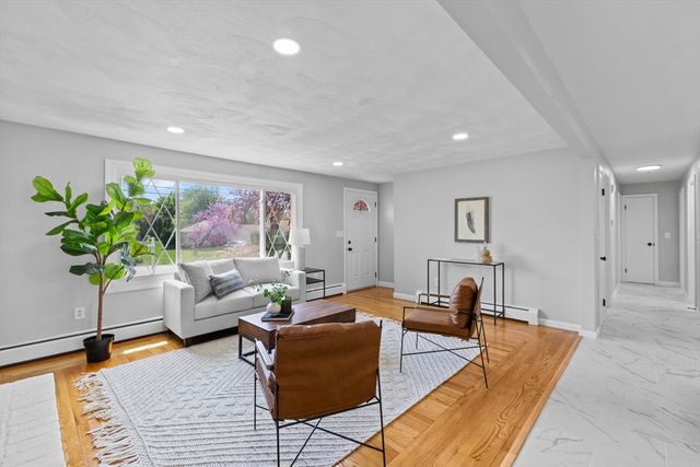 42 Tee Jay Dr, Seekonk, MA 02771