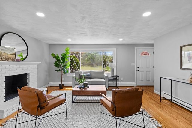 42 Tee Jay Dr, Seekonk, MA 02771