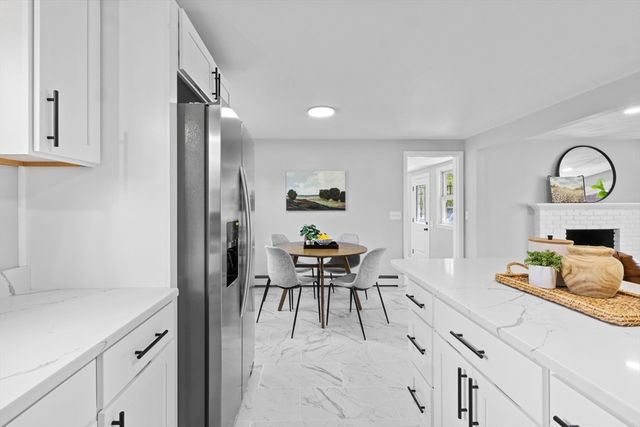 42 Tee Jay Dr, Seekonk, MA 02771