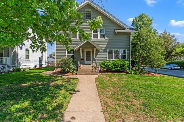 416 E Rusholme Street, Davenport, IA 52803