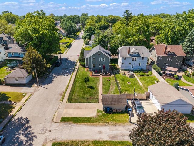 416 E Rusholme Street, Davenport, IA 52803