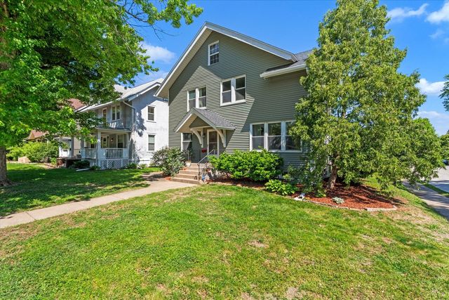 416 E Rusholme Street, Davenport, IA 52803