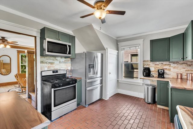 416 E Rusholme Street, Davenport, IA 52803