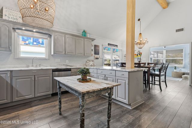 842 Deer Drive, Bay Saint Louis, MS 39520