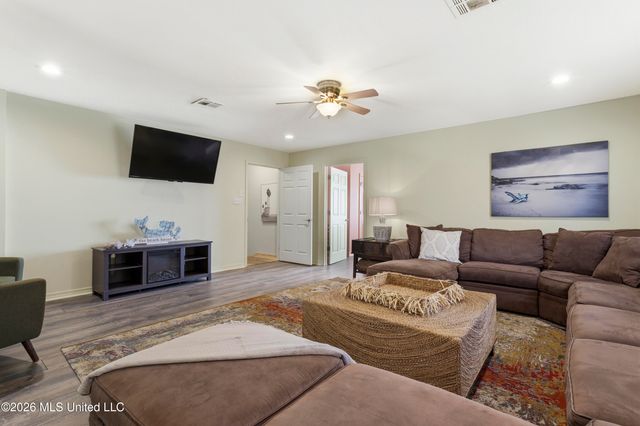 842 Deer Drive, Bay Saint Louis, MS 39520