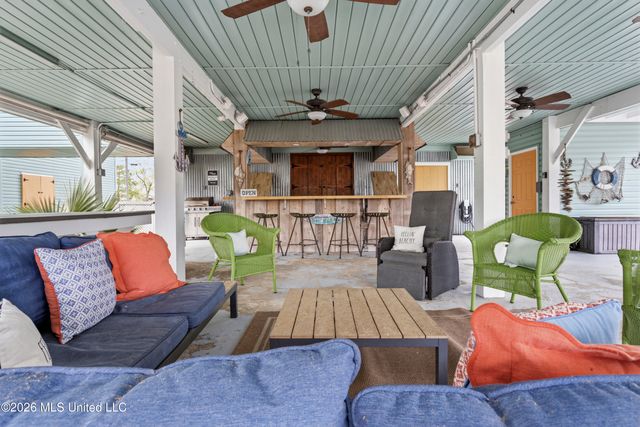 842 Deer Drive, Bay Saint Louis, MS 39520