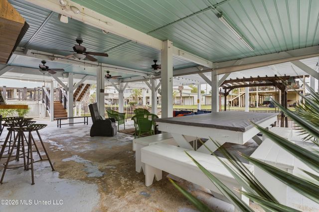 842 Deer Drive, Bay Saint Louis, MS 39520
