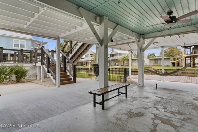 842 Deer Drive, Bay Saint Louis, MS 39520