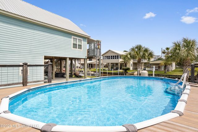 842 Deer Drive, Bay Saint Louis, MS 39520