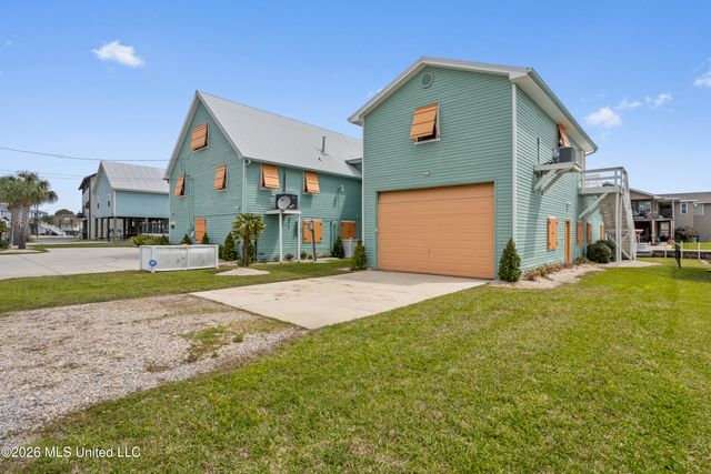 842 Deer Drive, Bay Saint Louis, MS 39520