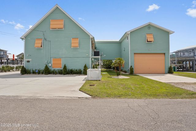 842 Deer Drive, Bay Saint Louis, MS 39520