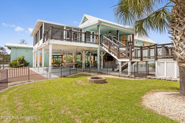 842 Deer Drive, Bay Saint Louis, MS 39520