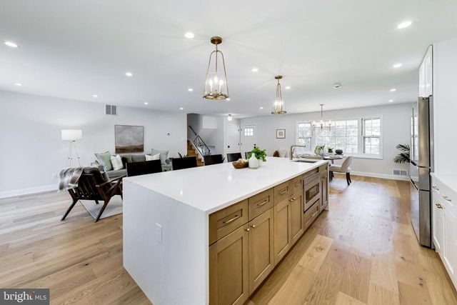 11832 ENID DR, Potomac, MD 20854