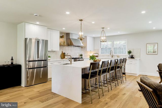11832 ENID DR, Potomac, MD 20854