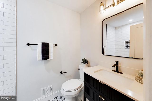 11832 ENID DR, Potomac, MD 20854