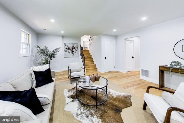 11832 ENID DR, Potomac, MD 20854