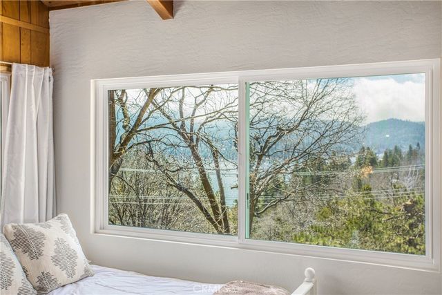 28834 Zion Drive, Lake Arrowhead, CA 92352