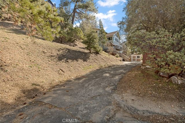 28834 Zion Drive, Lake Arrowhead, CA 92352
