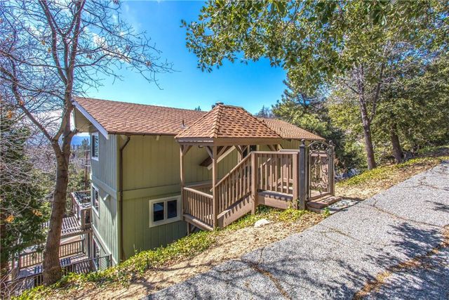 28834 Zion Drive, Lake Arrowhead, CA 92352