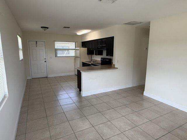 2820 Avenue S A1, Riviera Beach, FL 33404