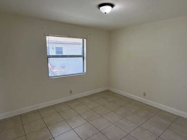 2820 Avenue S A1, Riviera Beach, FL 33404