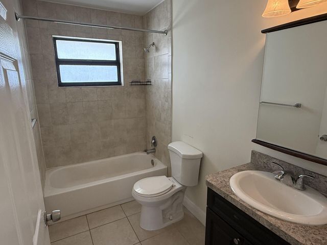 2820 Avenue S A1, Riviera Beach, FL 33404