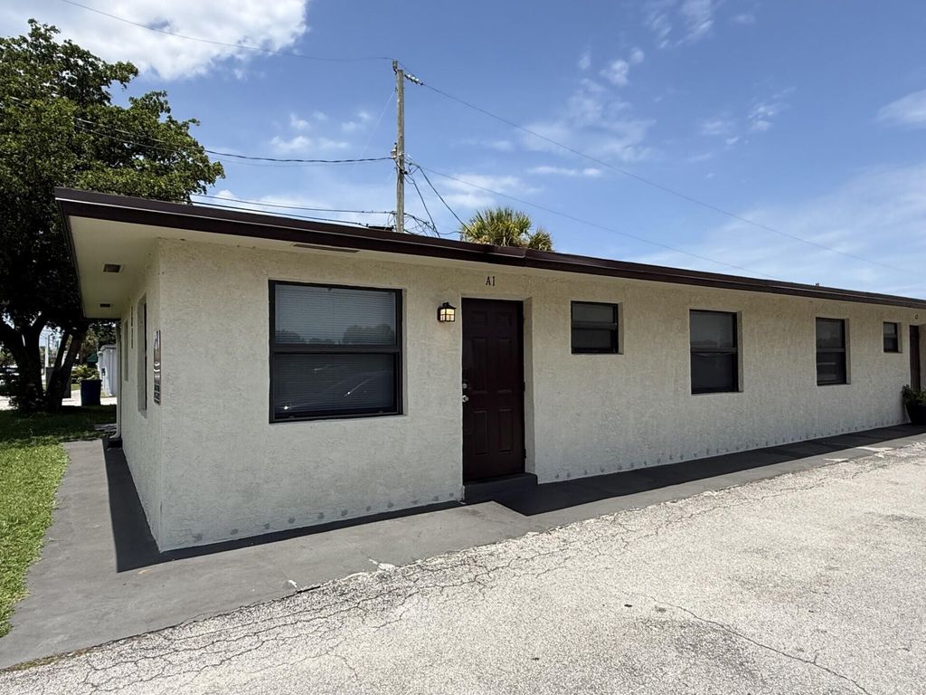 2820 Avenue S A1, Riviera Beach, FL 33404