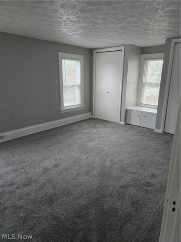 264 5th Street NE, Barberton, OH 44203