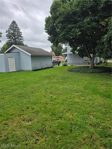 264 5th Street NE, Barberton, OH 44203