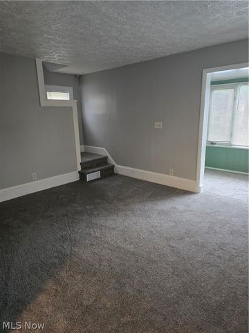 264 5th Street NE, Barberton, OH 44203