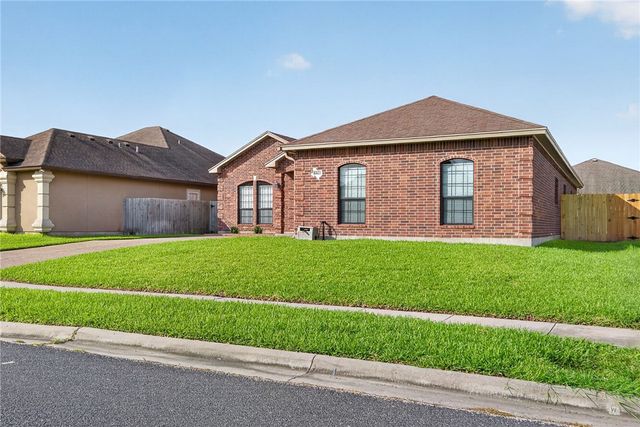 6821 Jets Ct, Corpus Christi, TX 78414