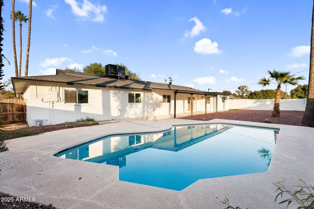 1523 W FLYNN Lane, Phoenix, AZ 85015