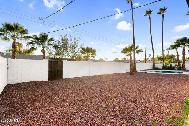 1523 W FLYNN Lane, Phoenix, AZ 85015