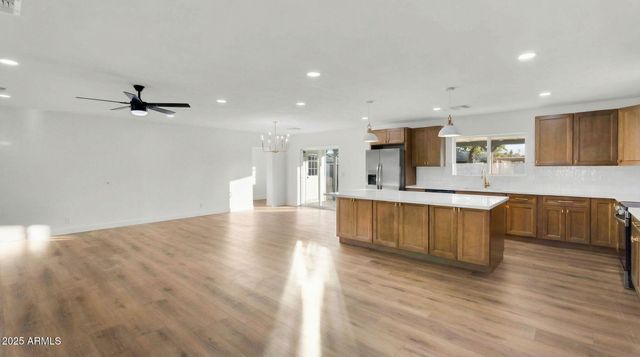 1523 W FLYNN Lane, Phoenix, AZ 85015