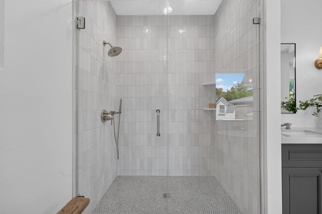 864 48th St, Sacramento, CA 95819