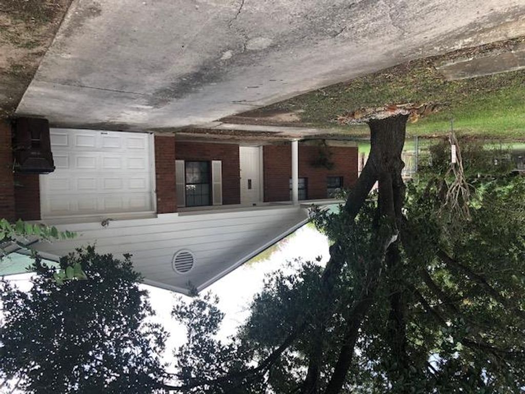1004 Bowie ST, Lockhart, TX 78644